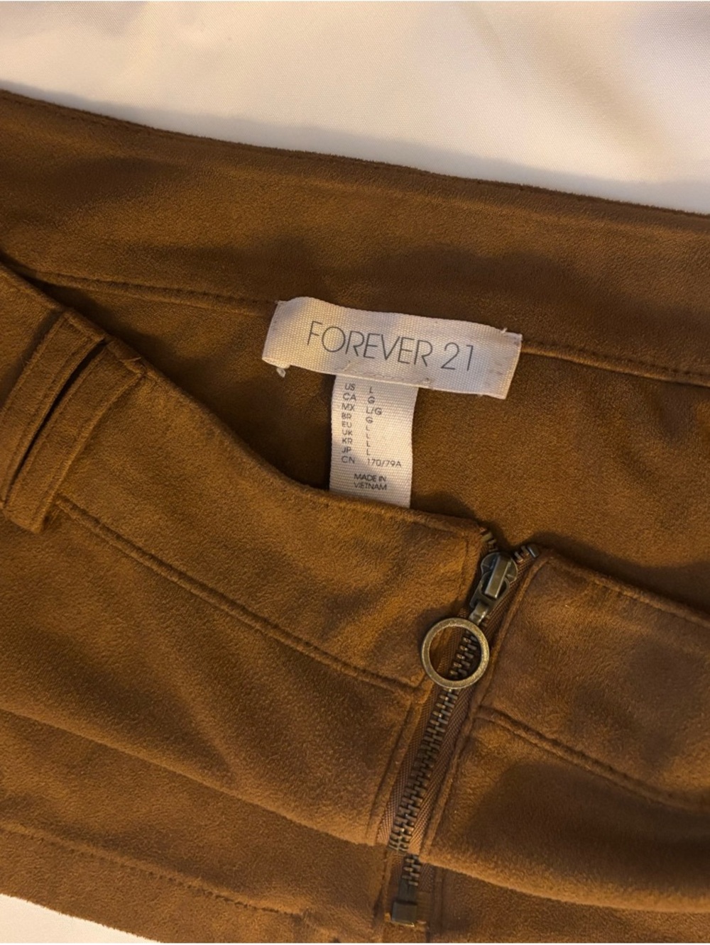 Forever 21 Suede Zip-Front Mini Skirt— Size L - Picture 4 of 8